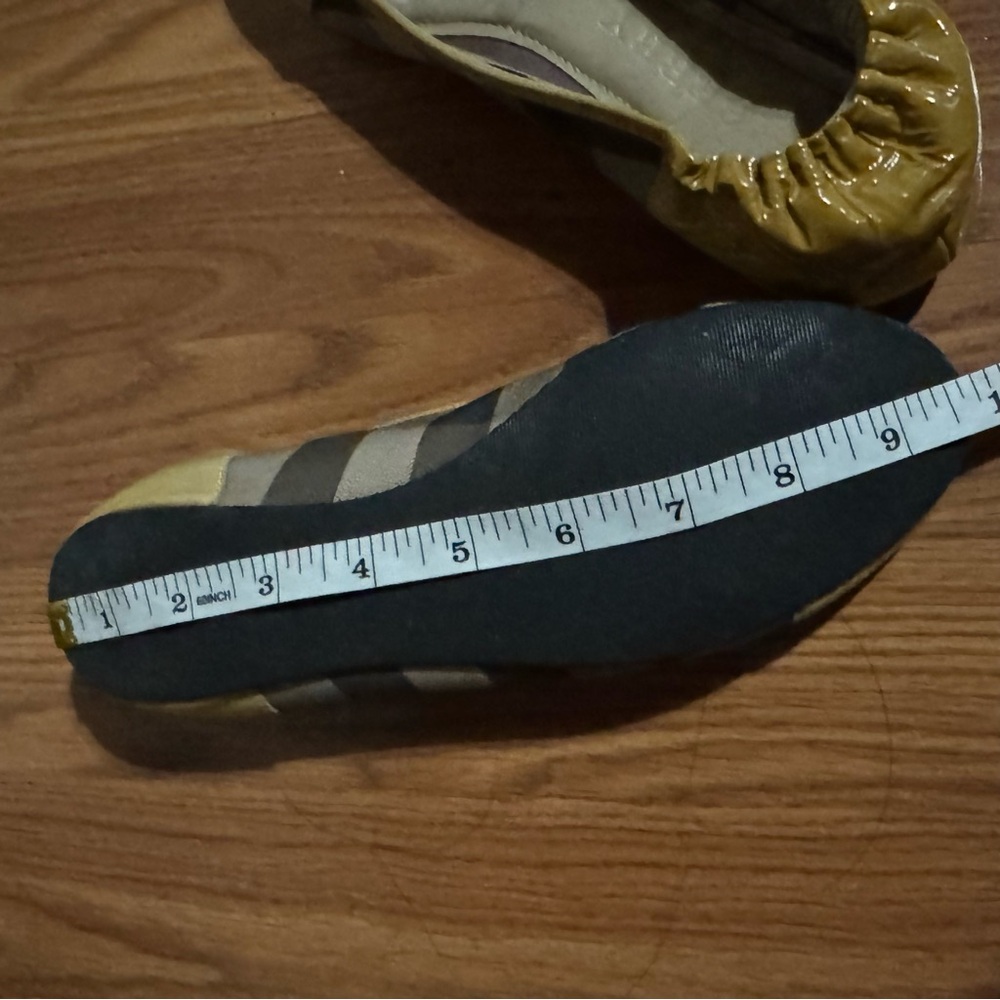 Burberry Nova Check Beige Patent Leather Ballet Flats Classic Preppy Old Money - Picture 2 of 9